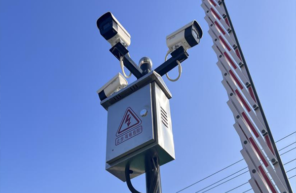 智能全彩攝像機(jī)（400萬(wàn)全彩），消防通道占用監(jiān)測(cè)筒機(jī)
